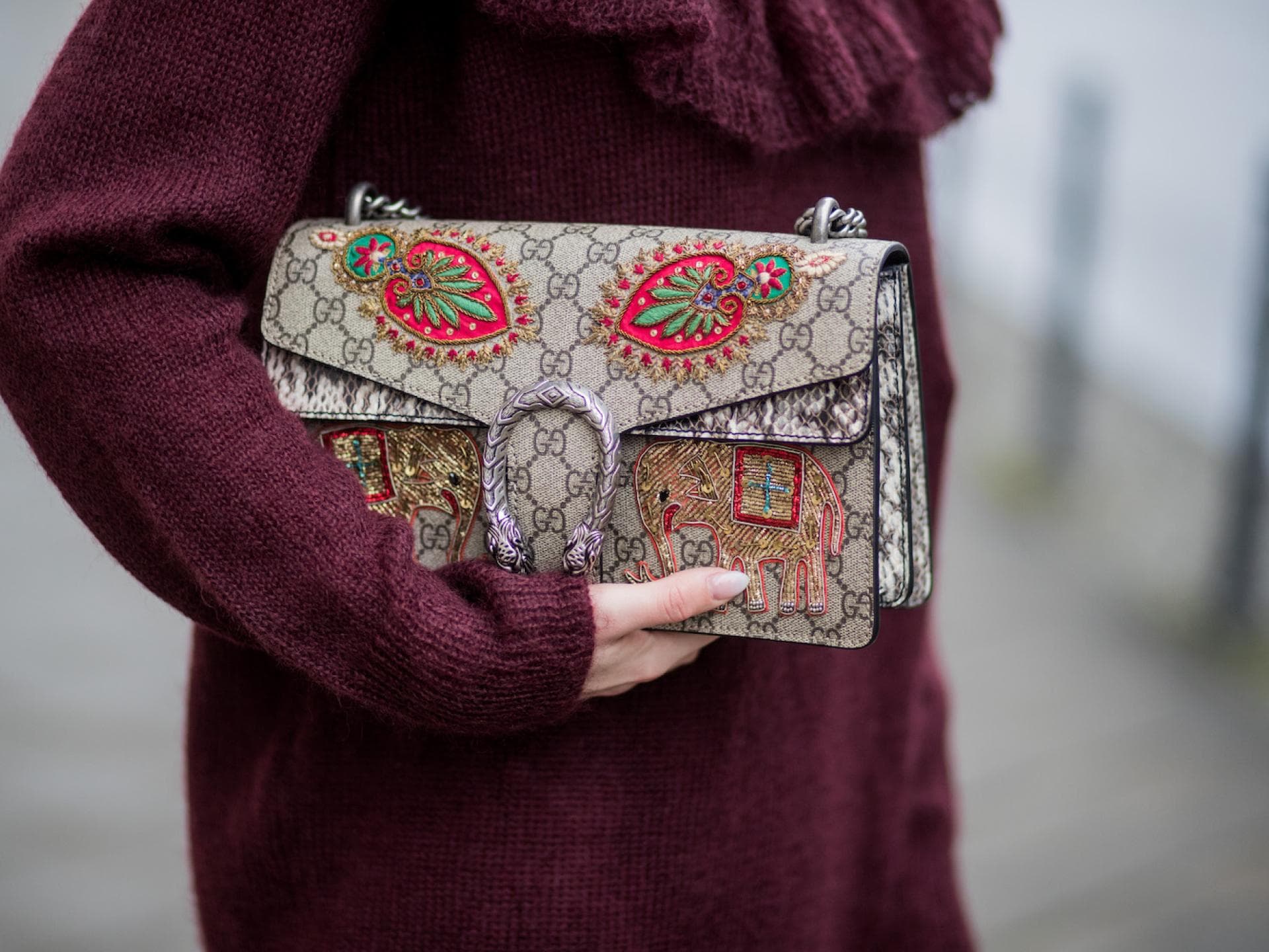 Gucci Dionysus Tasche mit auffälligem Muster