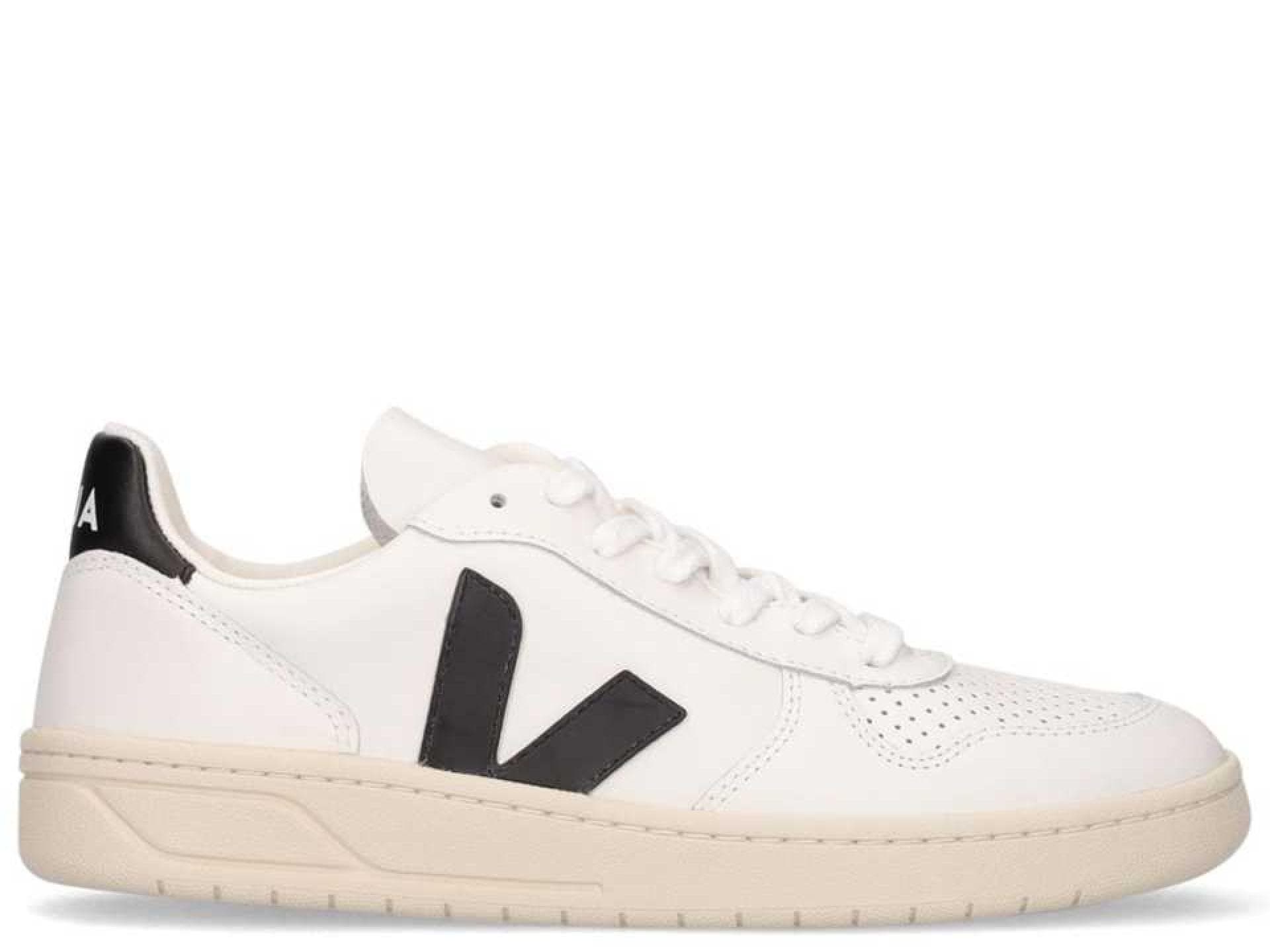 Veja Sneaker weiß schwarze Details