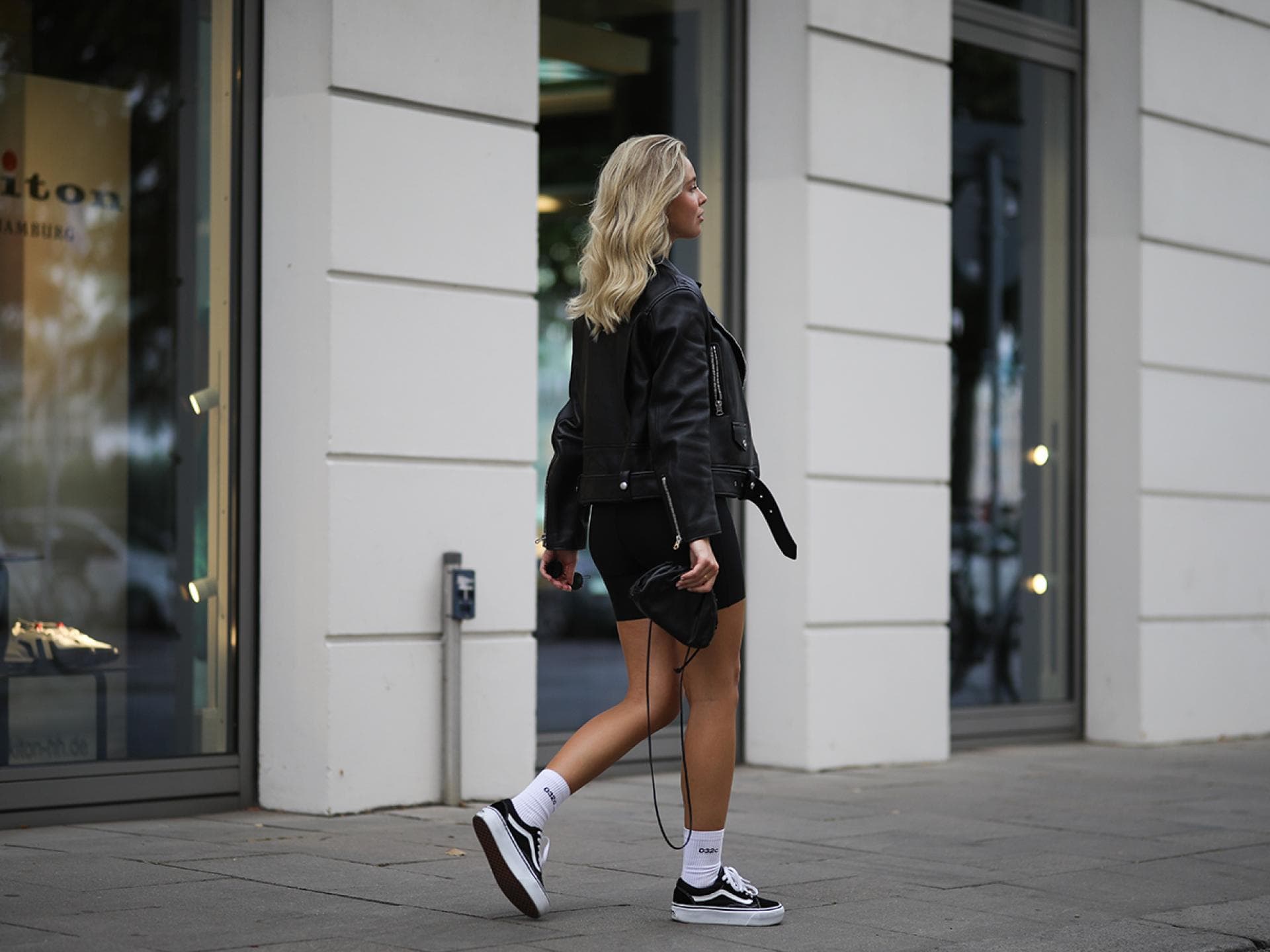 Vans kombinieren Isabell Hartmann mit Vans