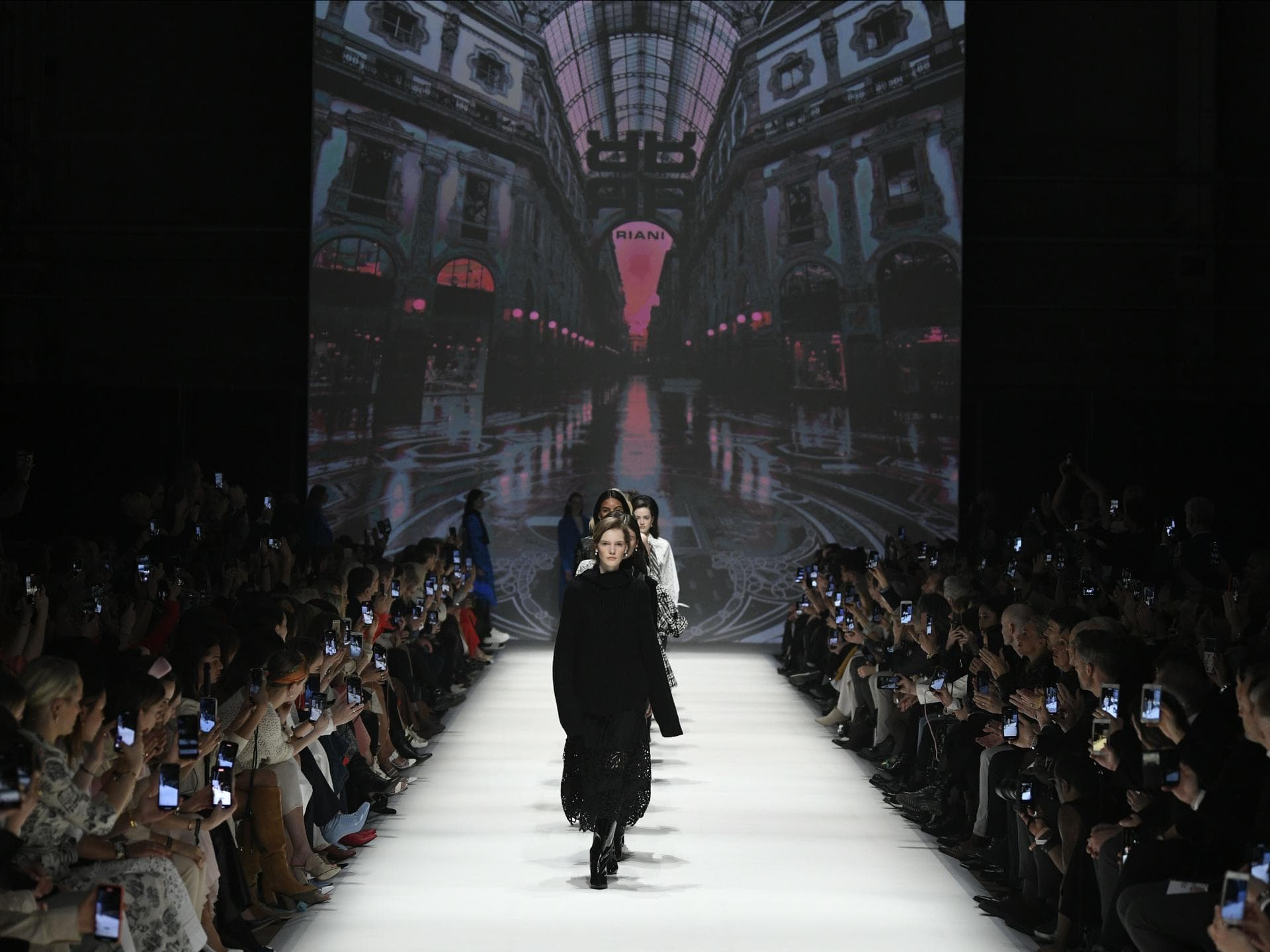 Riani Runway