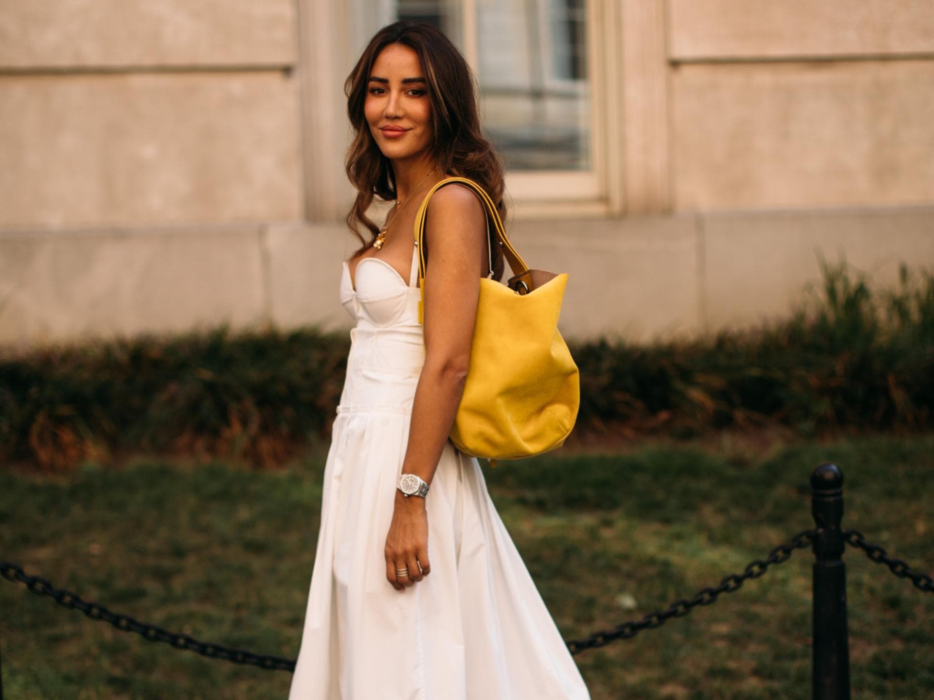 Streetstyle: Weißes Maxikleid