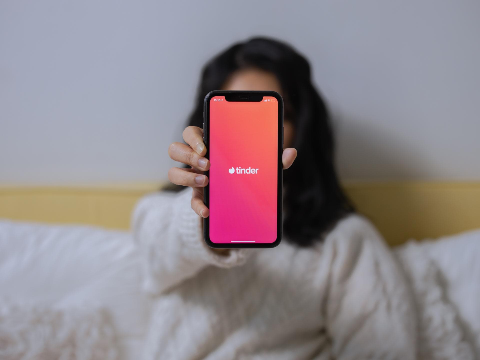 Tinder auf Handy