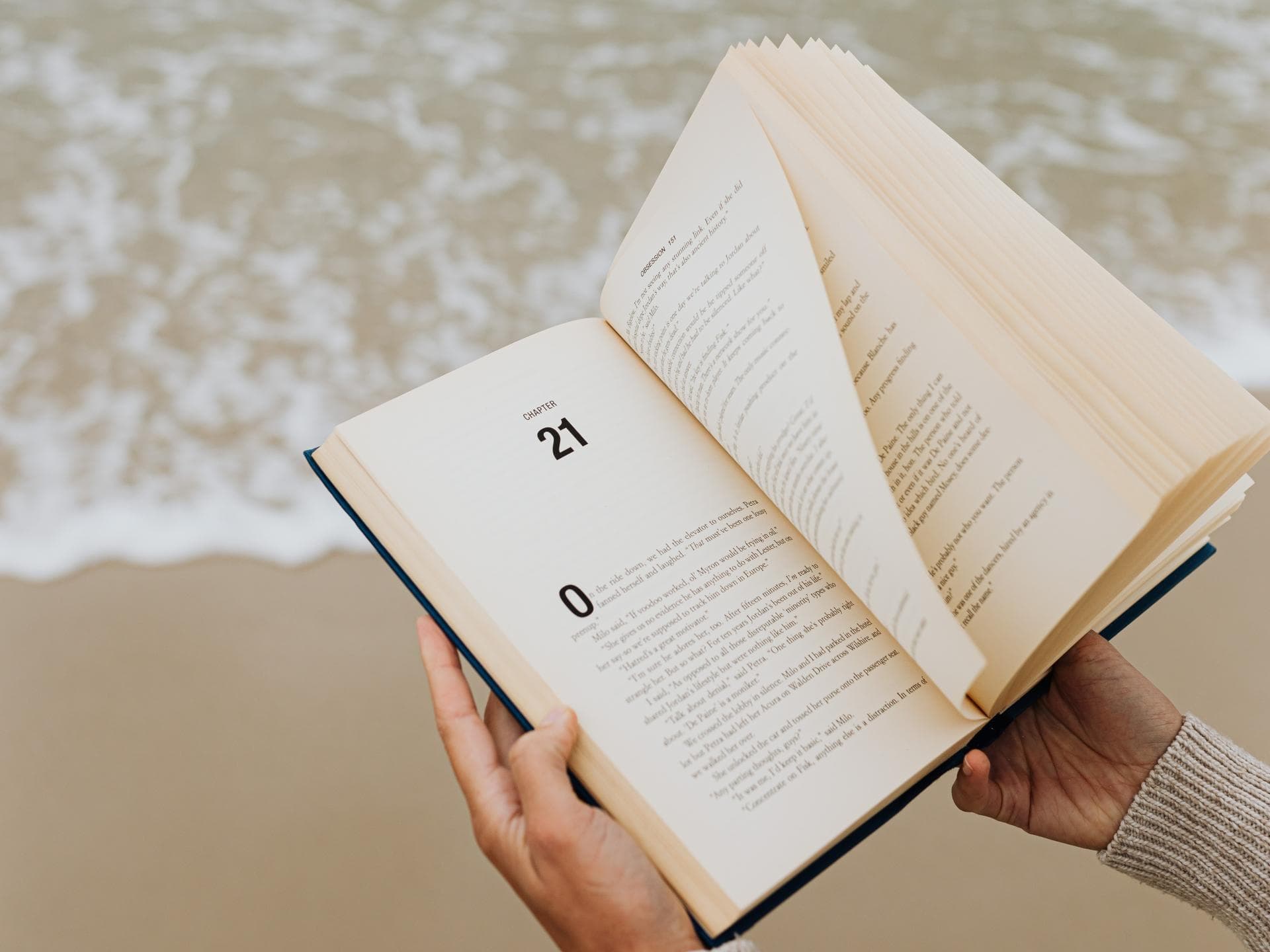 Buch am Strand