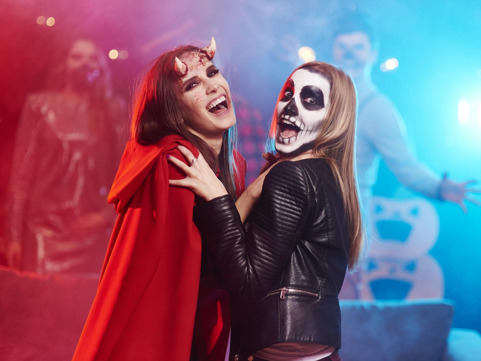 Halloween Zwei Frauen an Halloween