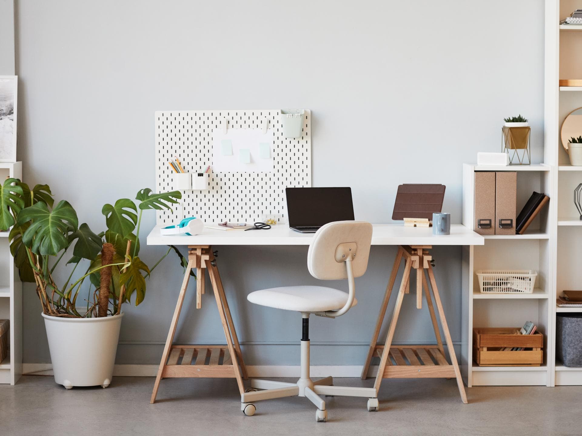 Kleines Arbeitszimmer einrichten Ikea Kleines Arbeitszimmer mit Schreibtisch und Stuhl