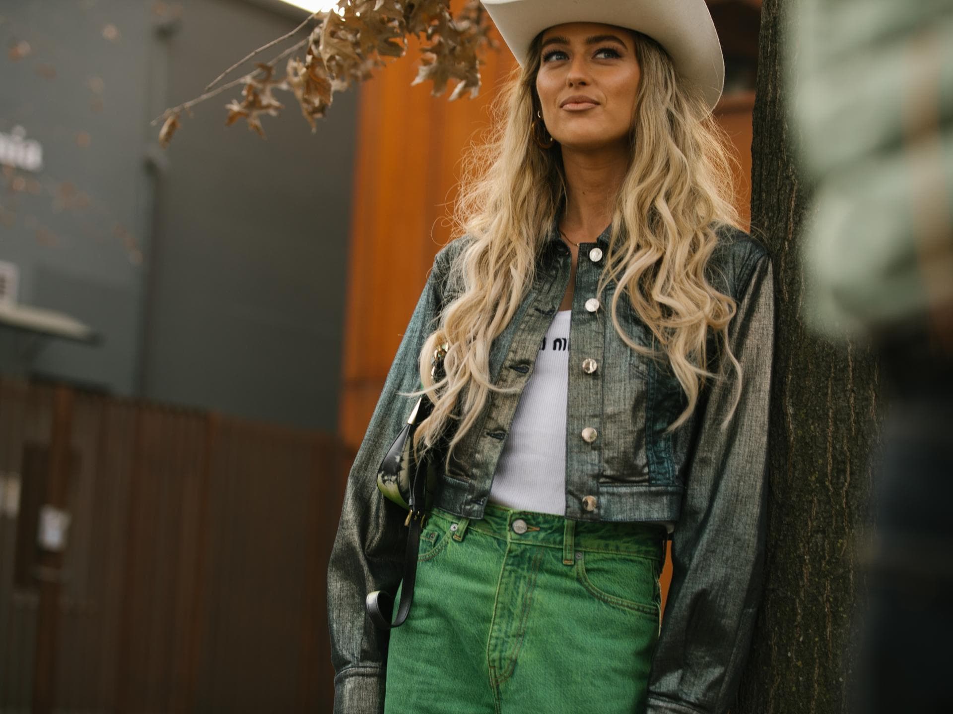 Emili Sindlev in Cowboycore