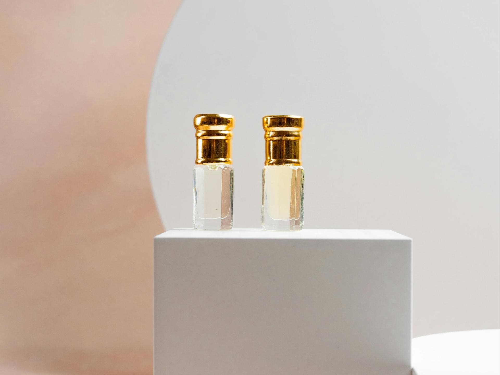 Duftzwillinge Zwei Parfums