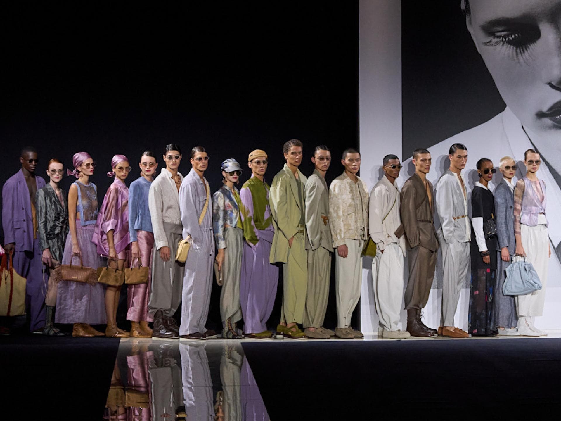 Models bei Emporio Armani Frühjahr/ Sommer 2025