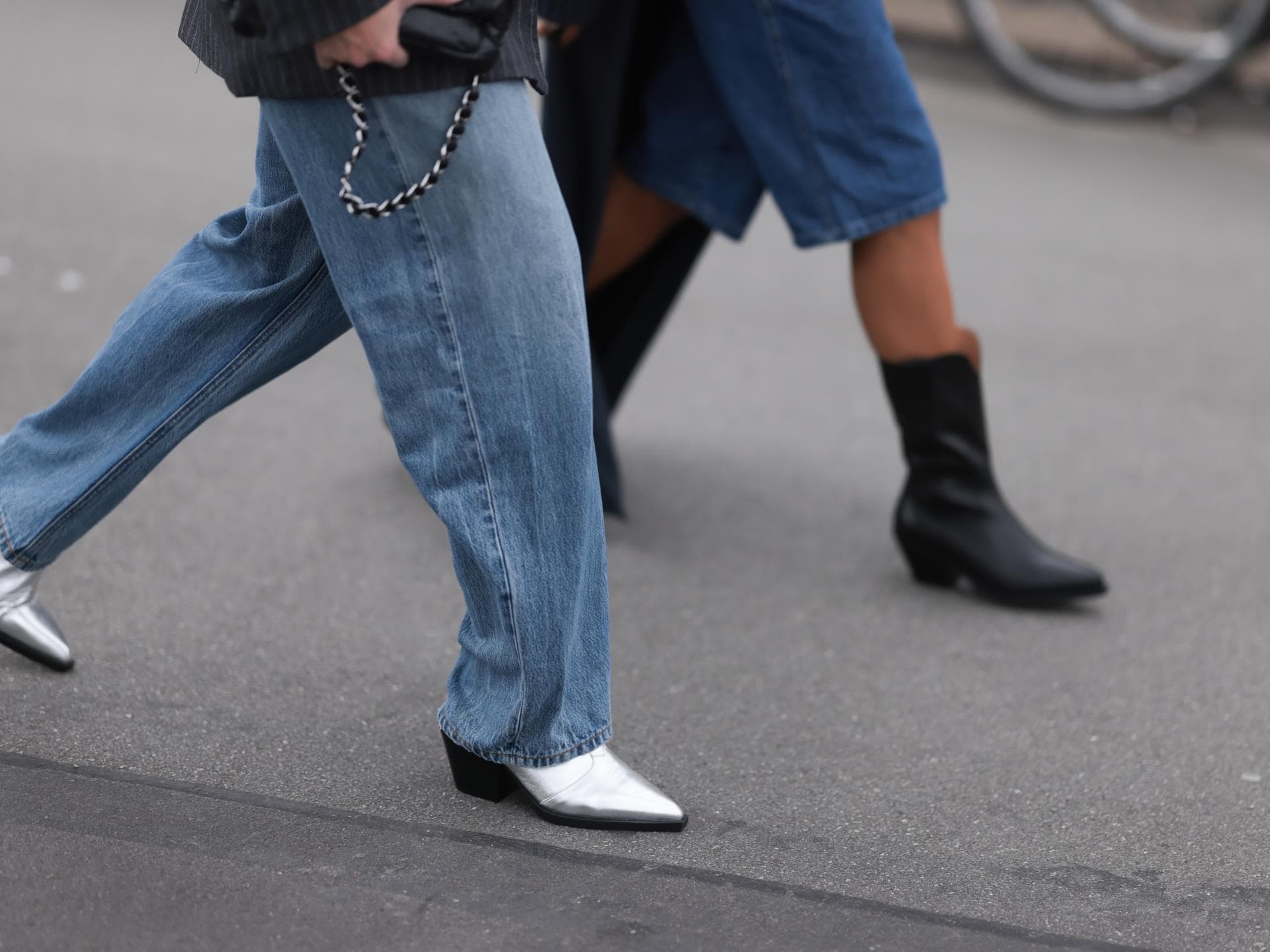 Boots zu Stiefeln kombiniert