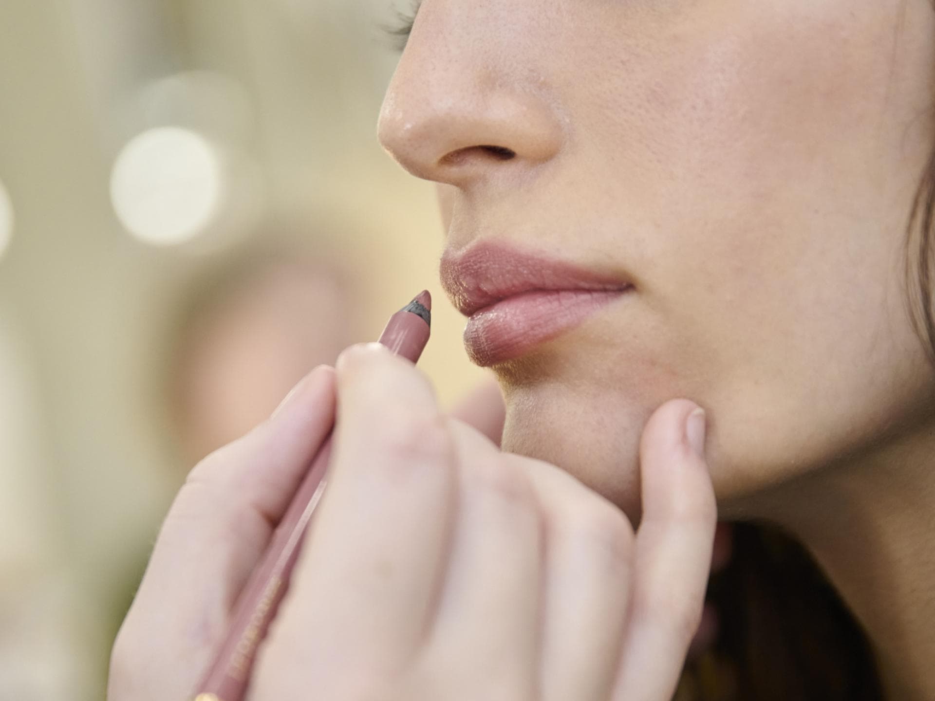 Lipliner auftragen