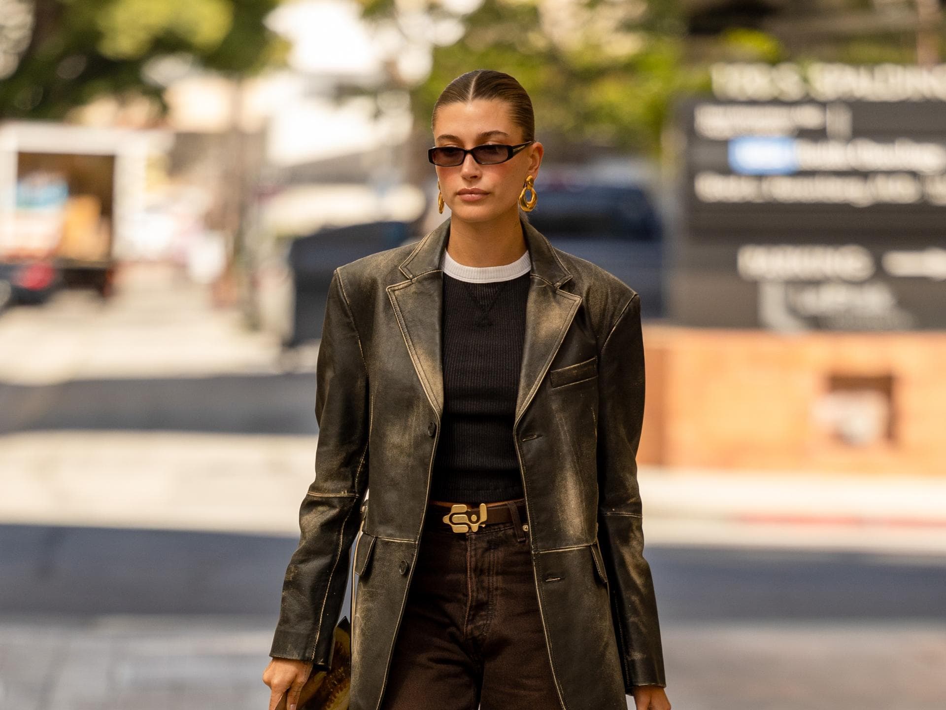 Hailey Bieber Streetstyle