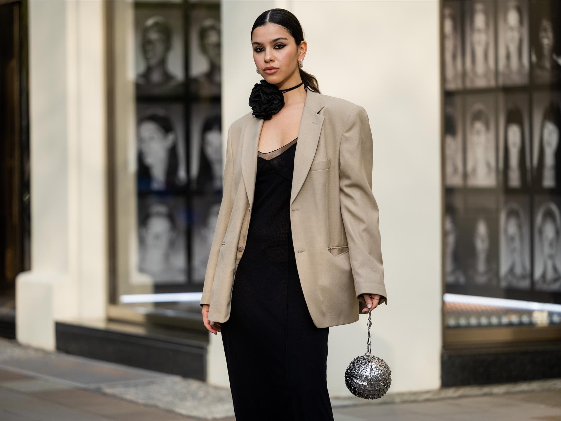 Darf man auf einer Hochzeit ein schwarzes Kleid tragen? Schwarzes Kleid