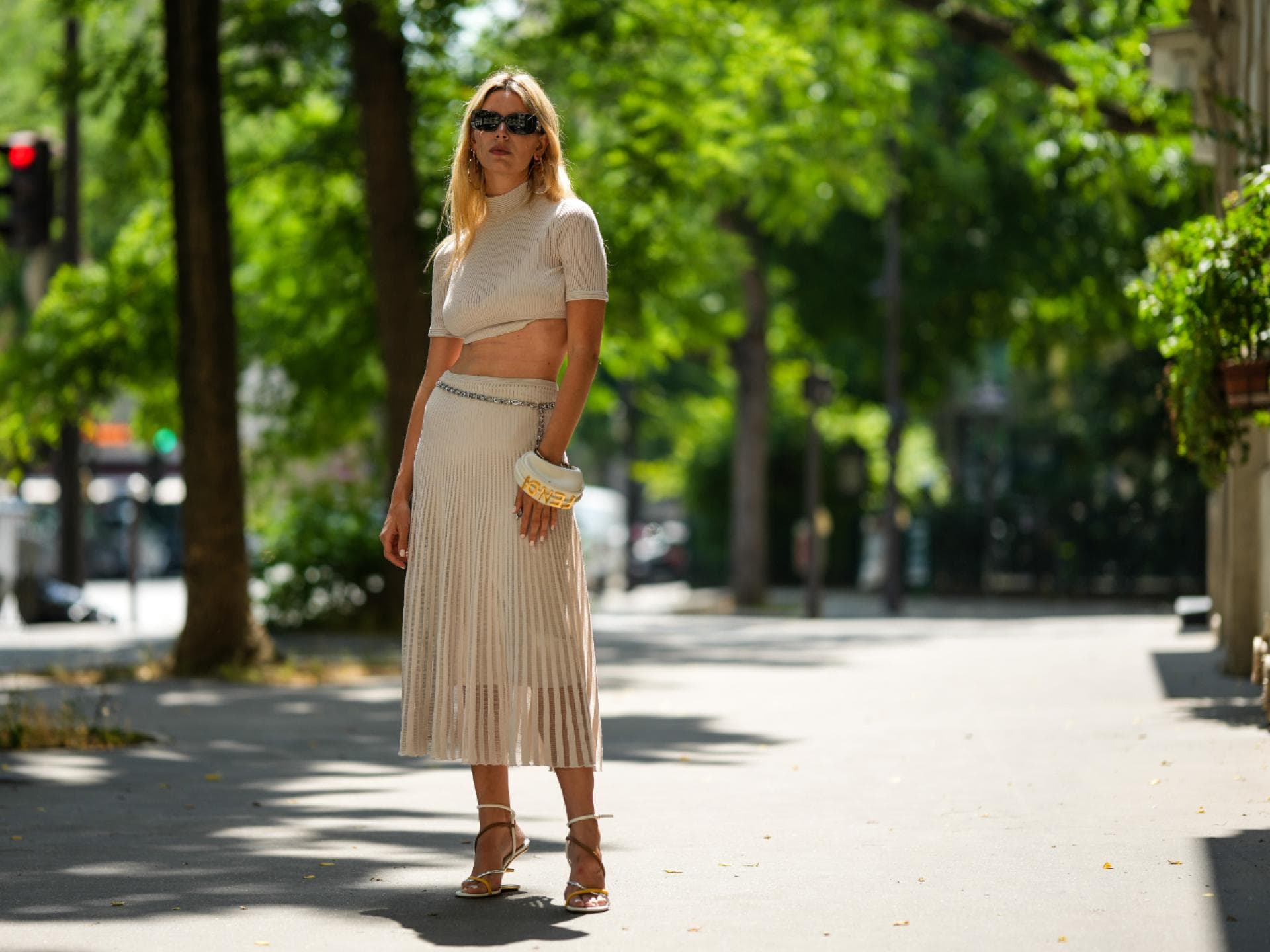 Midirock kombinieren Natalia Verza trägt Midirock Streetstyle
