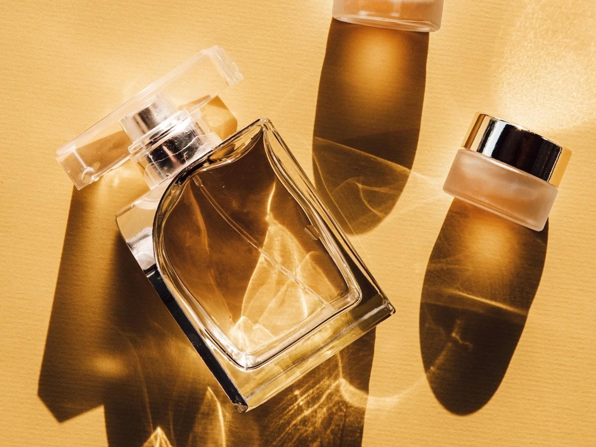 Minimalistisches Parfumsflakon Minimalistisches Parfumsflakon