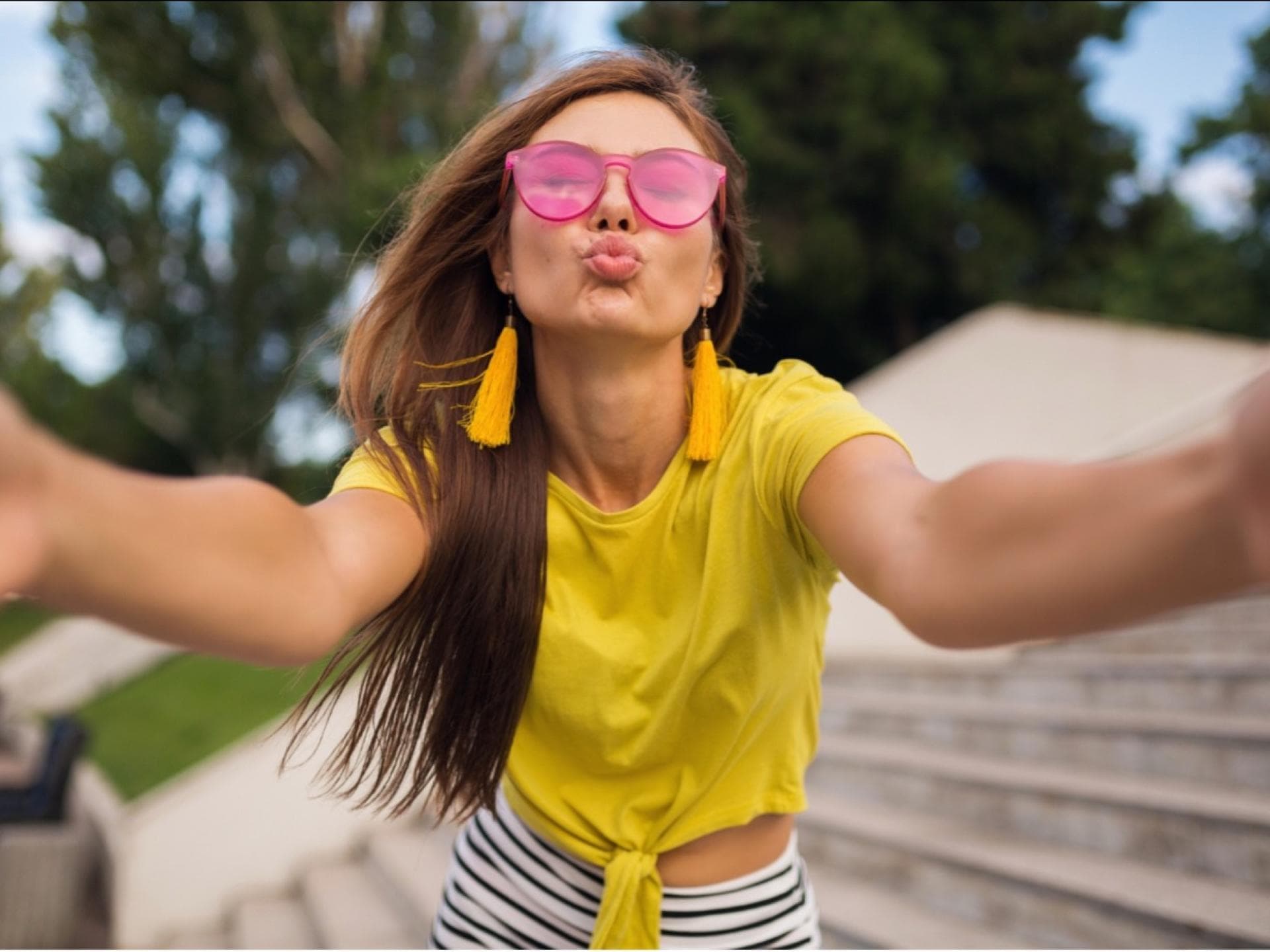 Eine Frau macht ein Selfie