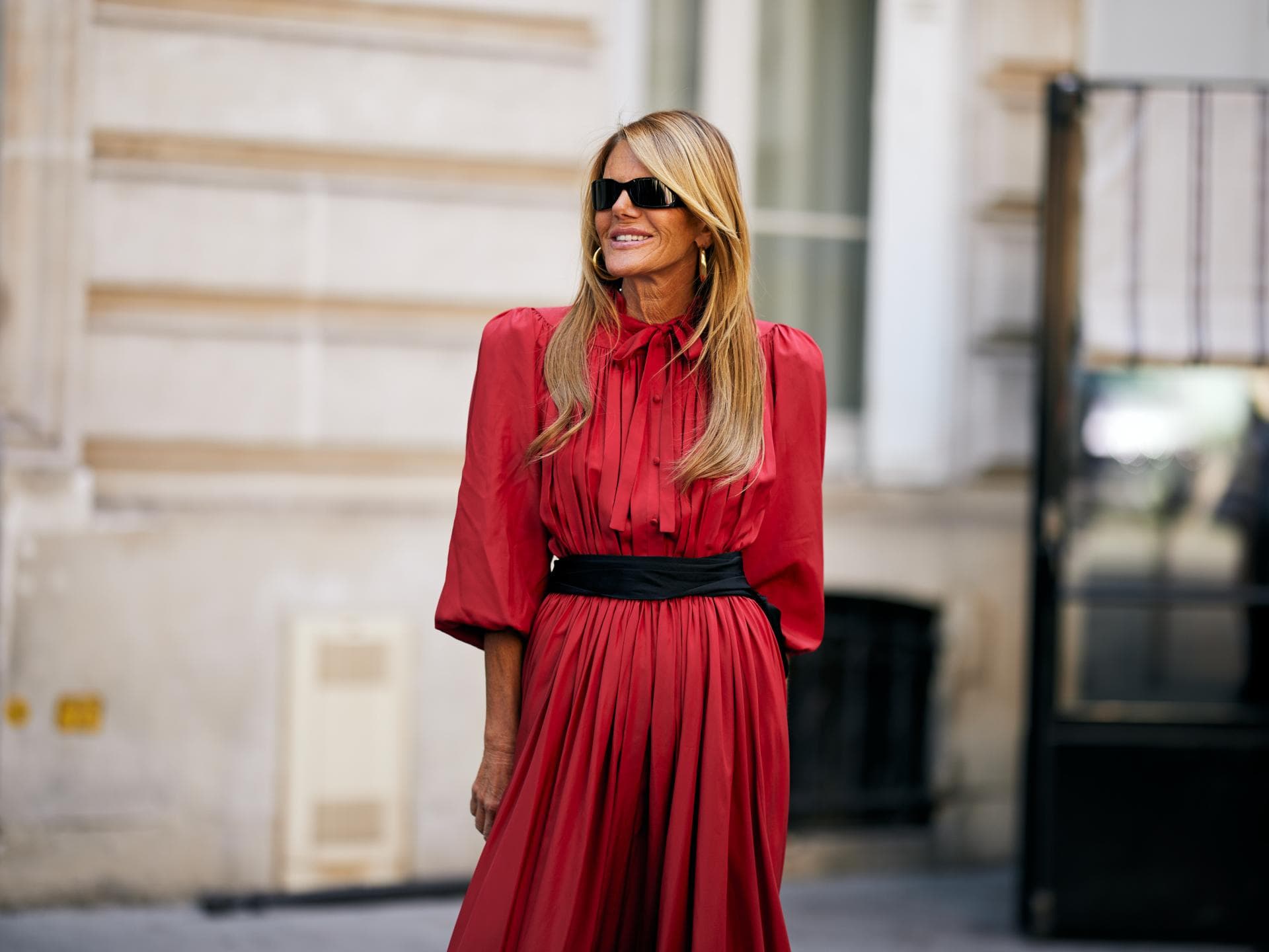 Nicht Schluppenbluse! Kleider mit dem Detail lieben Frauen ab 60 im Sommer 2025 Anna Dello Russo