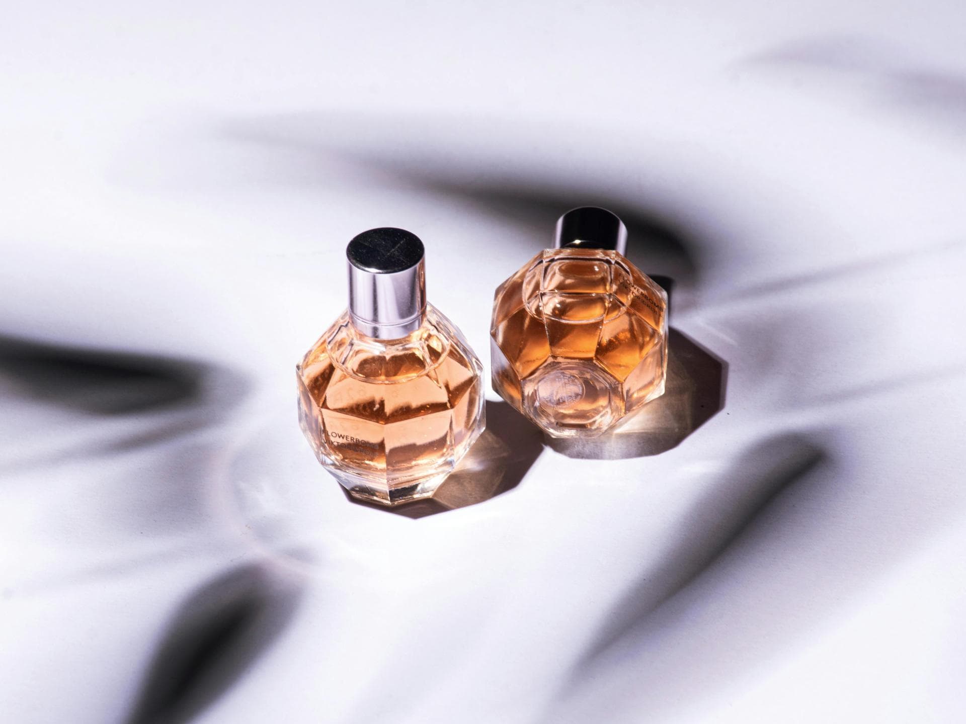Parfum-Trends 2025: Wir sind süchtig nach einem ganz bestimmten Duft aus der Drogerie