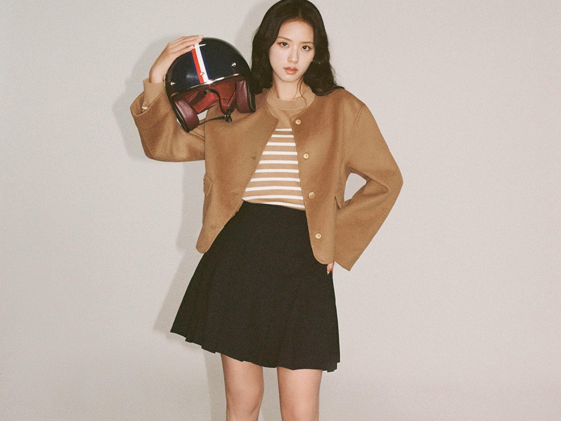 K-Pop Star JISOO ist das Gesicht der neuen Tommy Hilfiger Fall 2025 Kampagne Jisoo