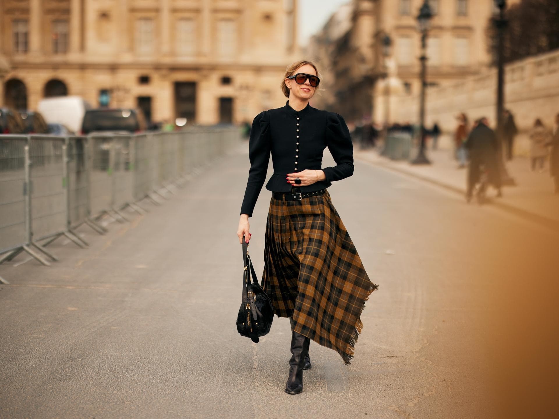 Stiefel zum Rock kombinieren