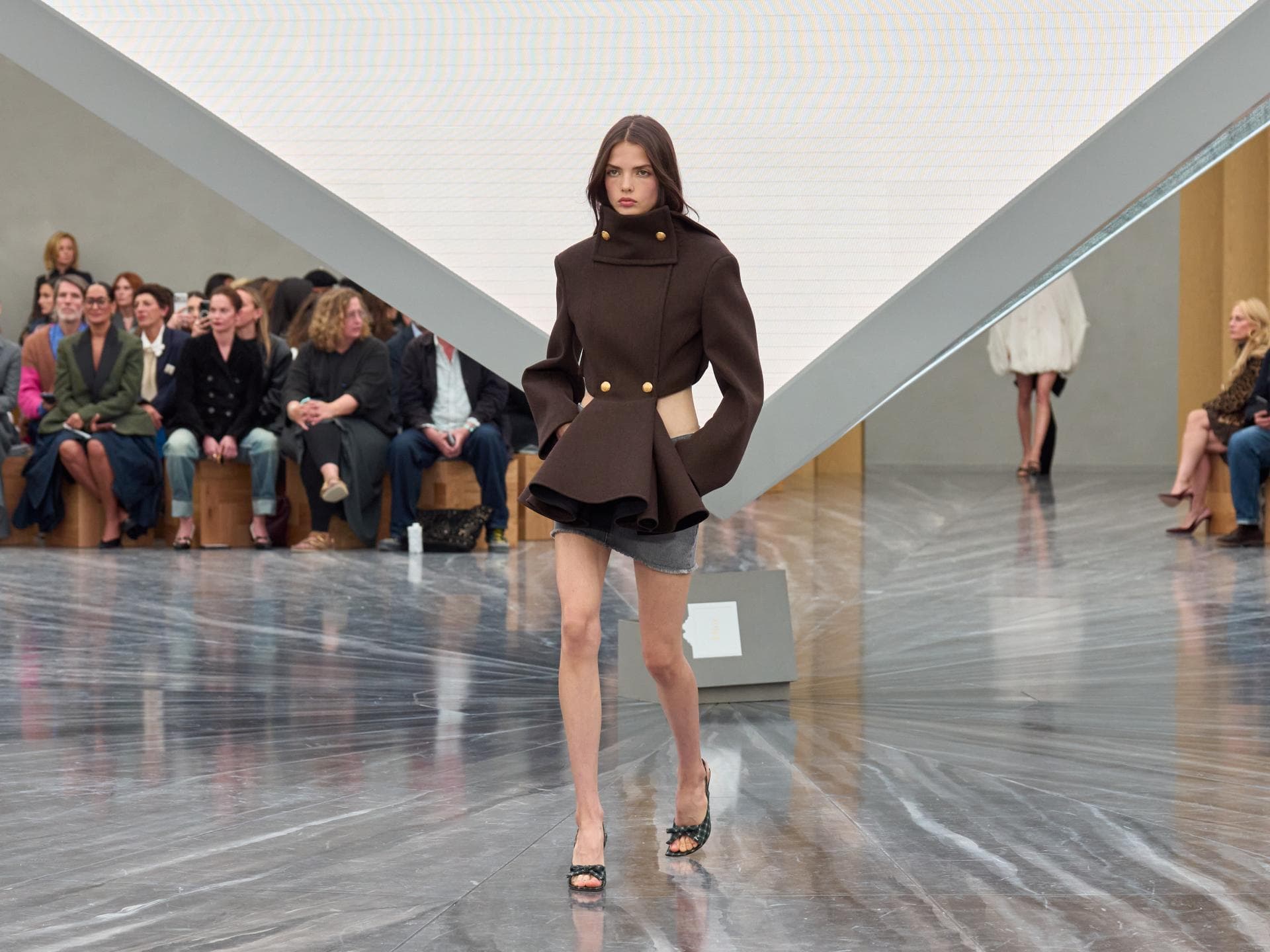 Jonathan Andersons Dior-Debüt: Der Schuh-Trend für Frühling/Sommer 2025