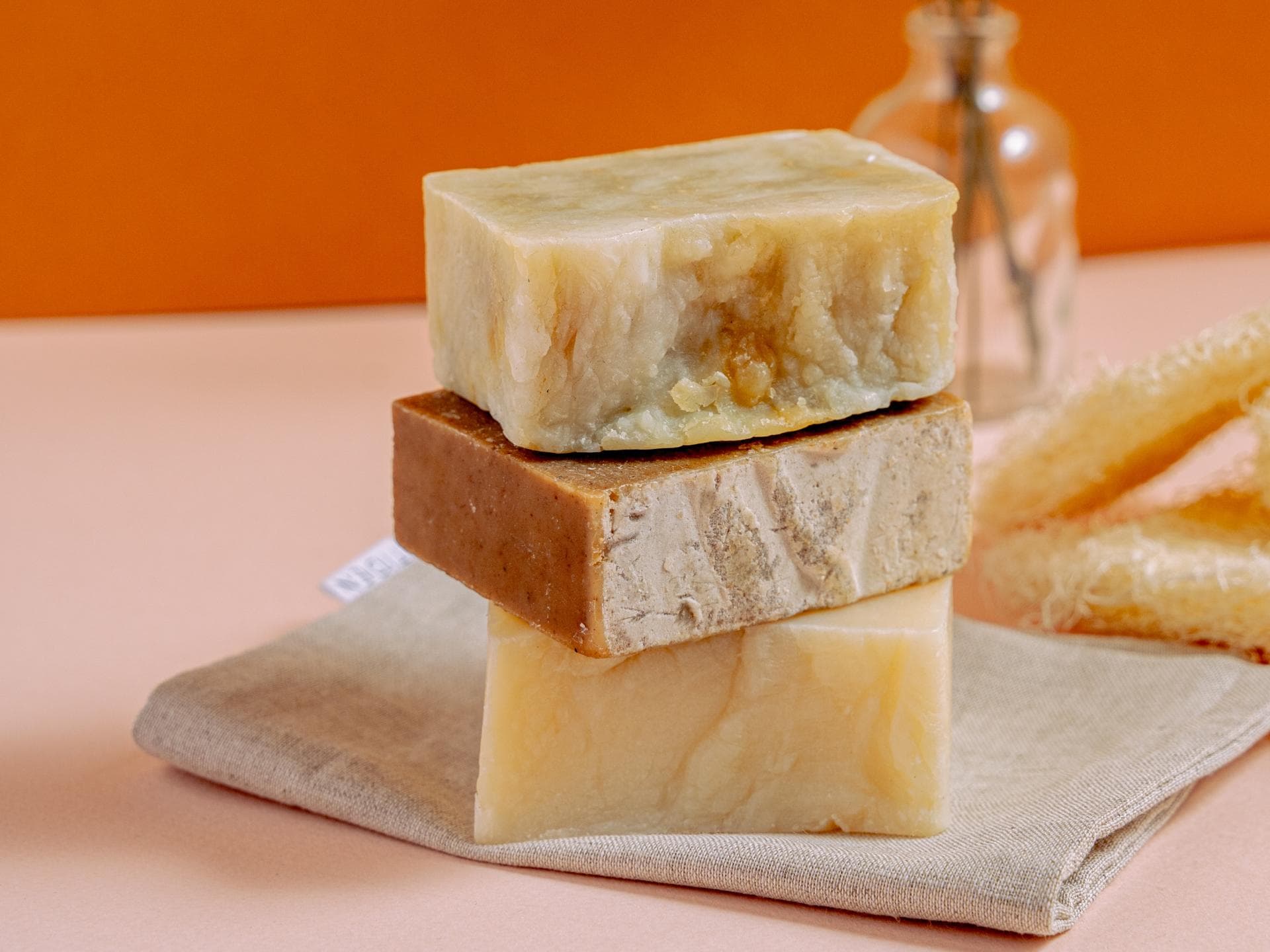 Drei hochwertige Seifenstücke