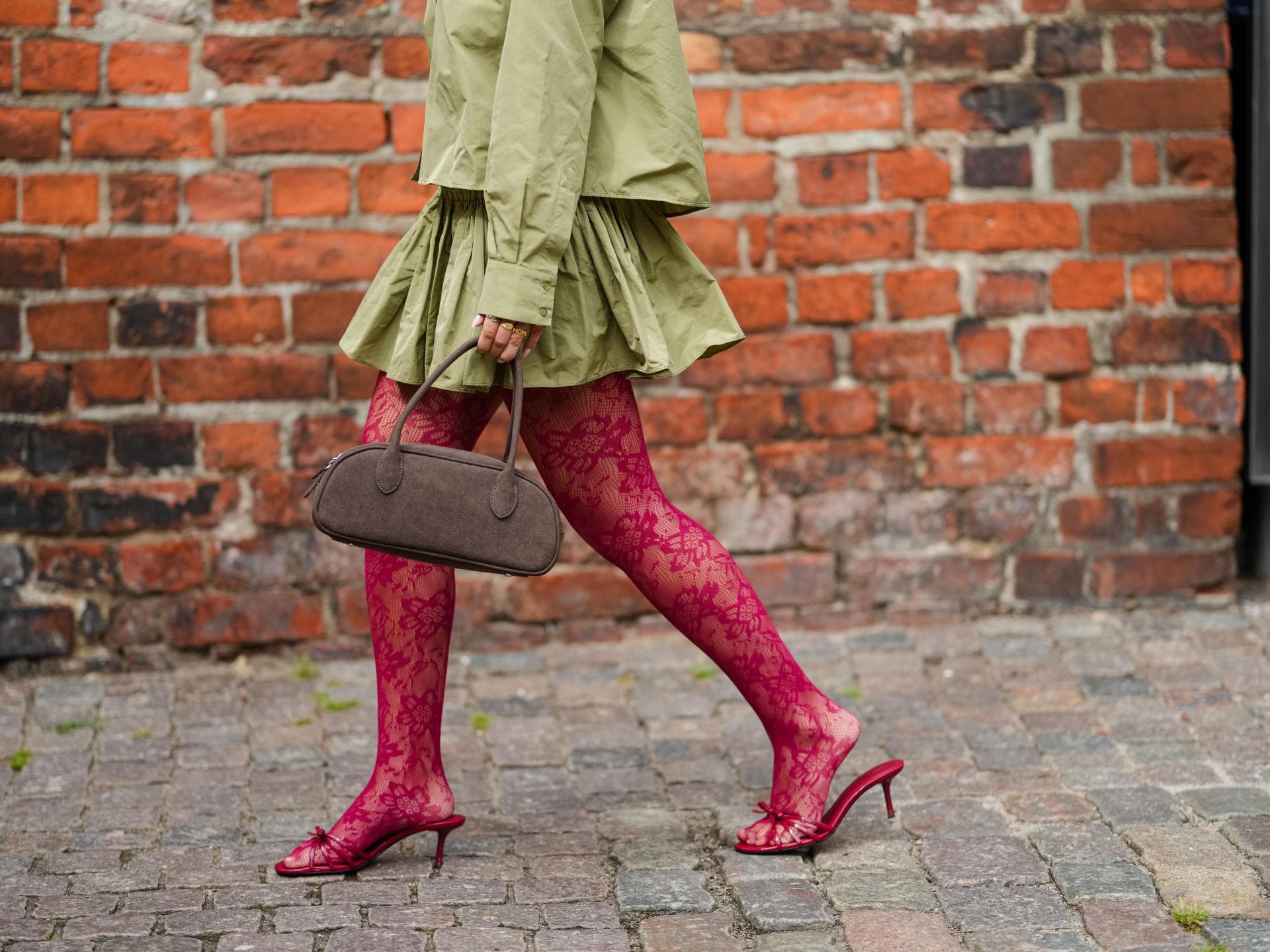 "Quiet Luxury"-Strumpfhosen lassen dein Outfit sofort teurer aussehen