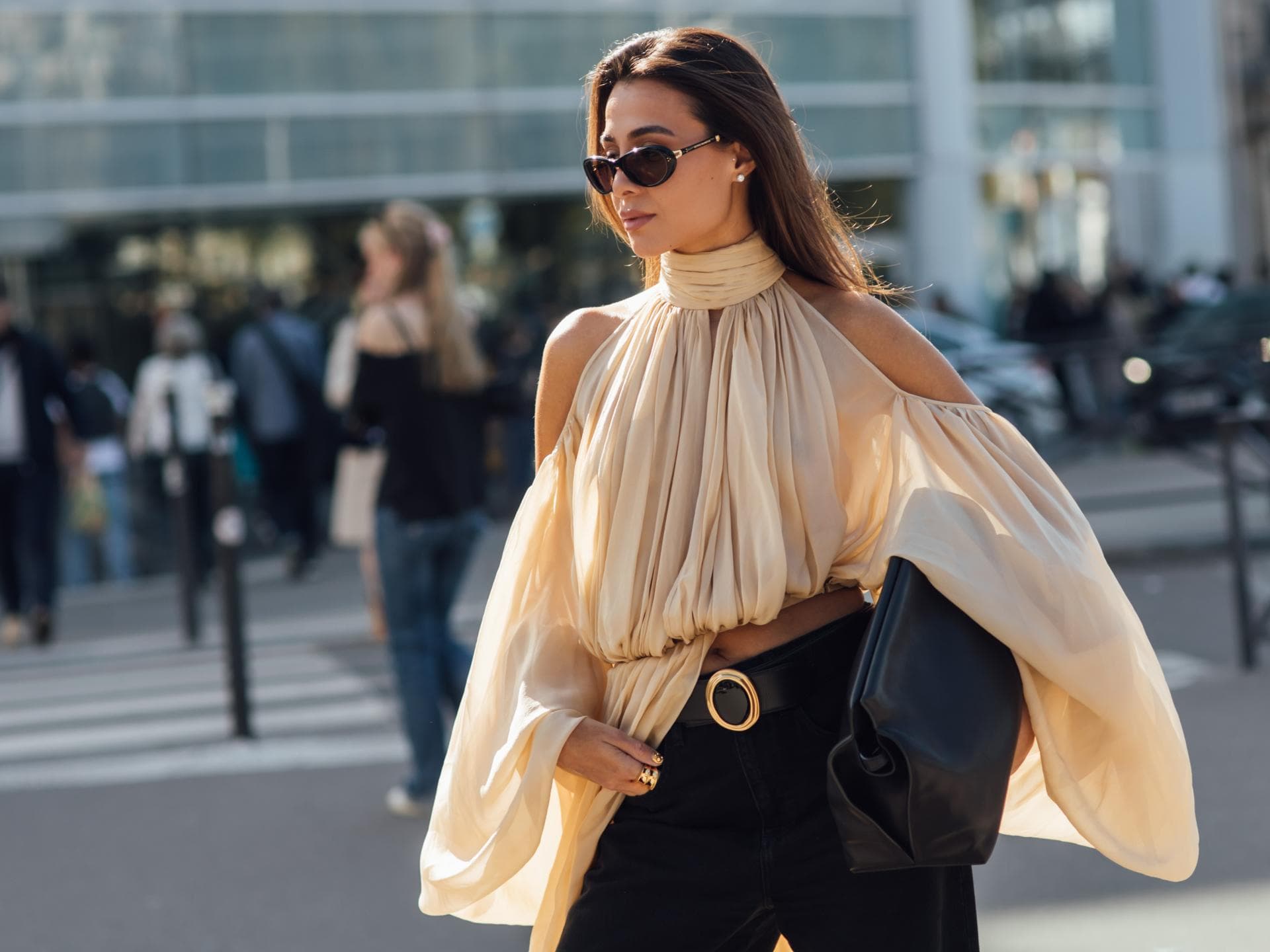 Dem Winter trotzen! Diese 7 Sonnenbrille machen dein Outfit erst unwiderstehlich Dem Winter trotzen! Diese 7 Sonnenbrille machen dein Outfit erst unwiderstehlich