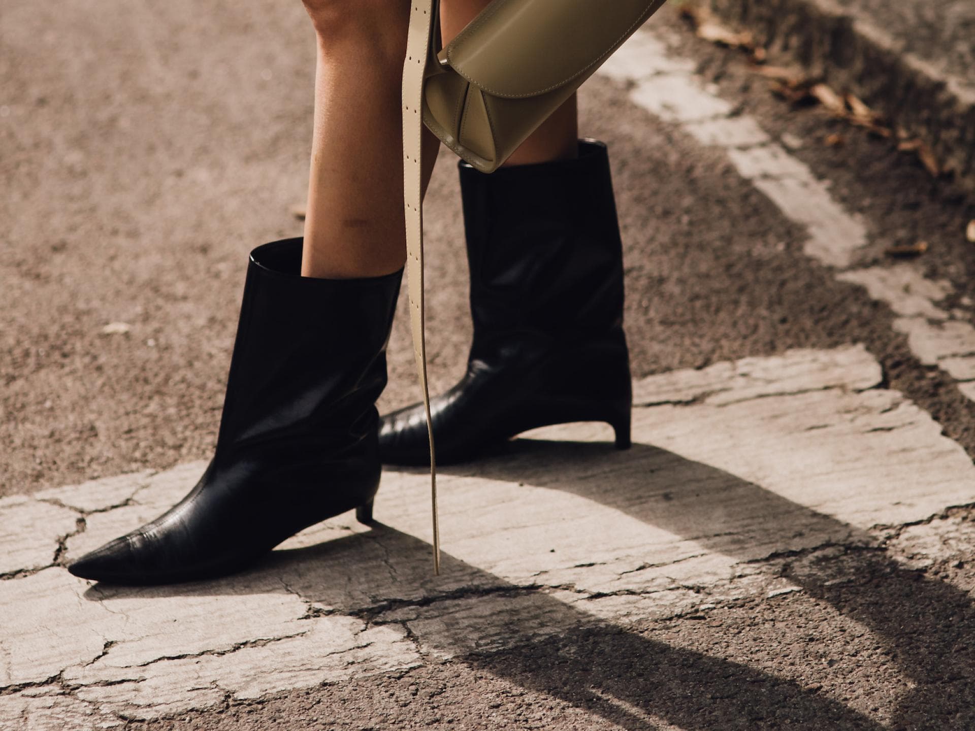 Stiefel mit Kitten Heels Stiefel mit Kitten Heels