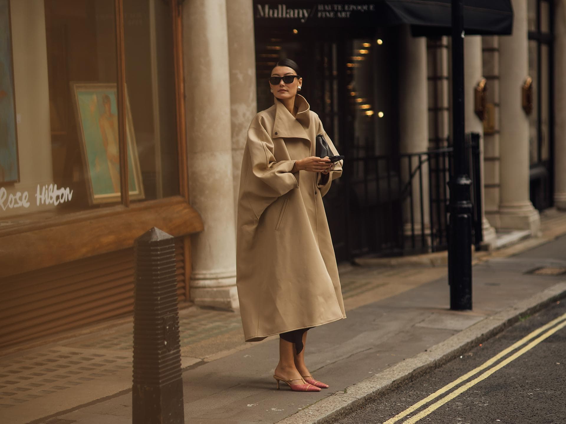 Der Arket-Trenchcoat für den Frühling 2026, um den sich Fashion Girl reißen