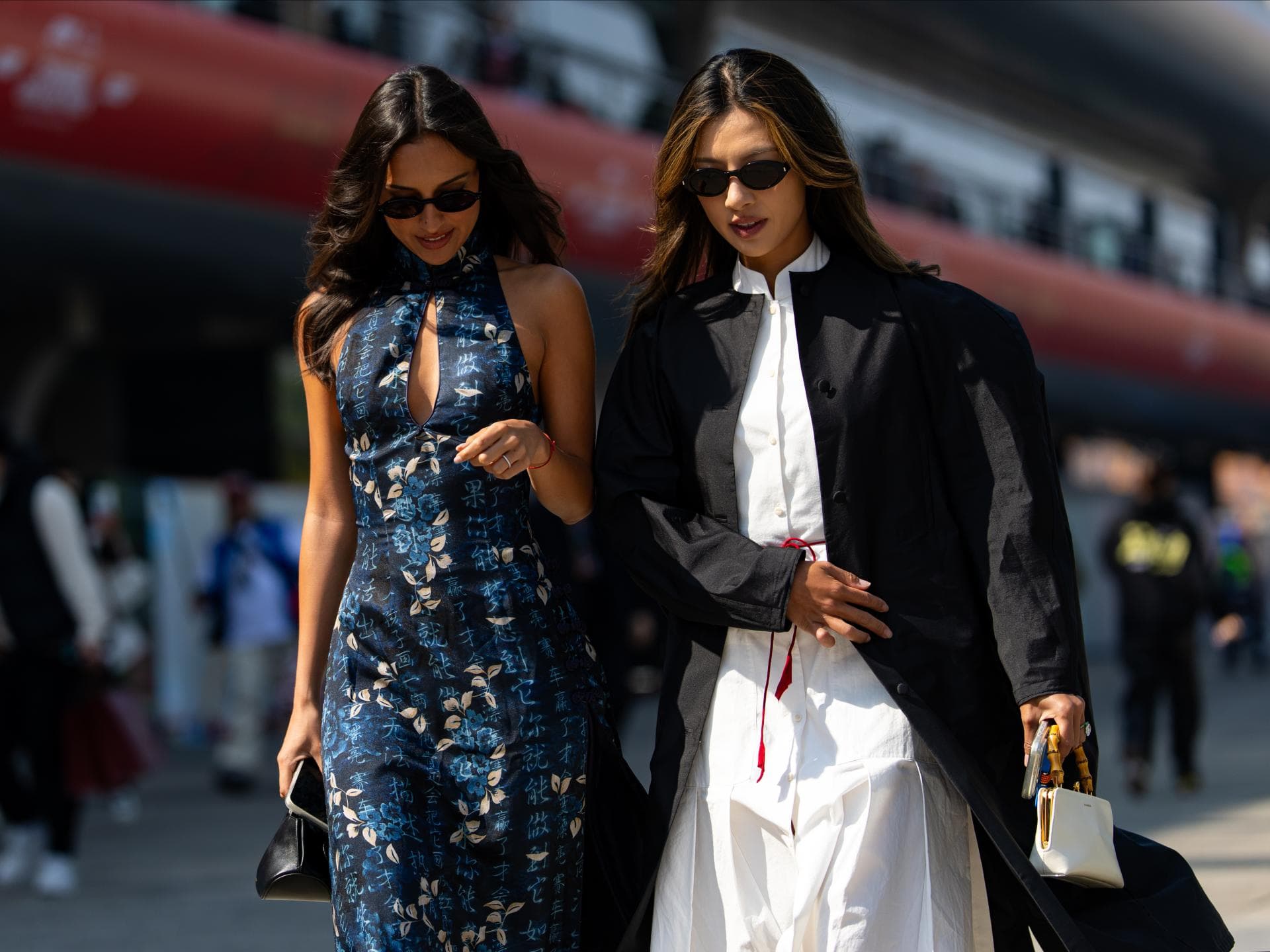 Alexandra Leclerc trägt das perfekte weiße Kleid für den Frühling 2026 Alexandra Leclerc trägt das perfekte weiße Kleid für den Frühling 2026