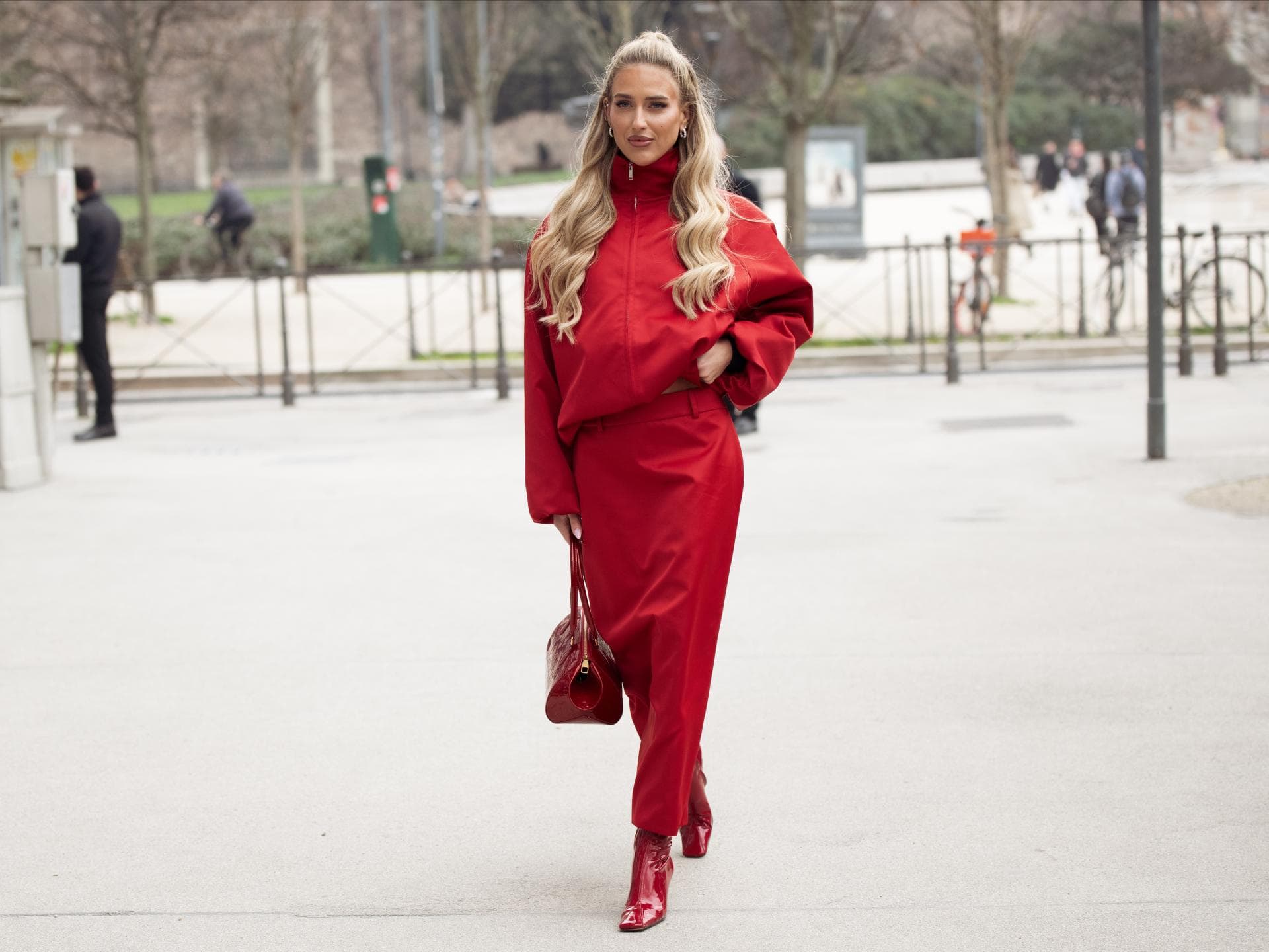 Im Frühling 2026 tragen wir Röcke in dieser Farbe – laut Chanel, Fendi und Co.