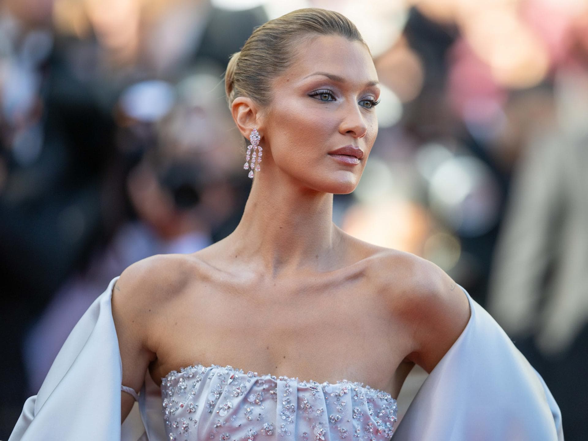 Beauty Crush! Bella Hadid präsentierte in Cannes die perfekte Braut-Make-up-Inspiration