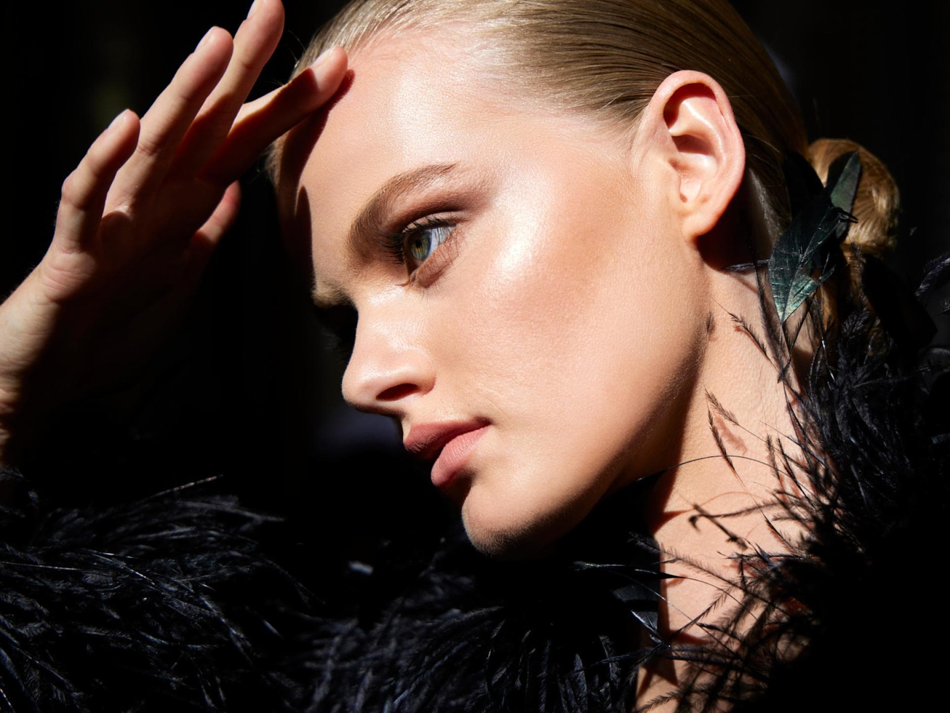 Das neue Bronzing Serum von Dr. Emi lässt die Haut nach Sommer aussehen – ich habe es getestet