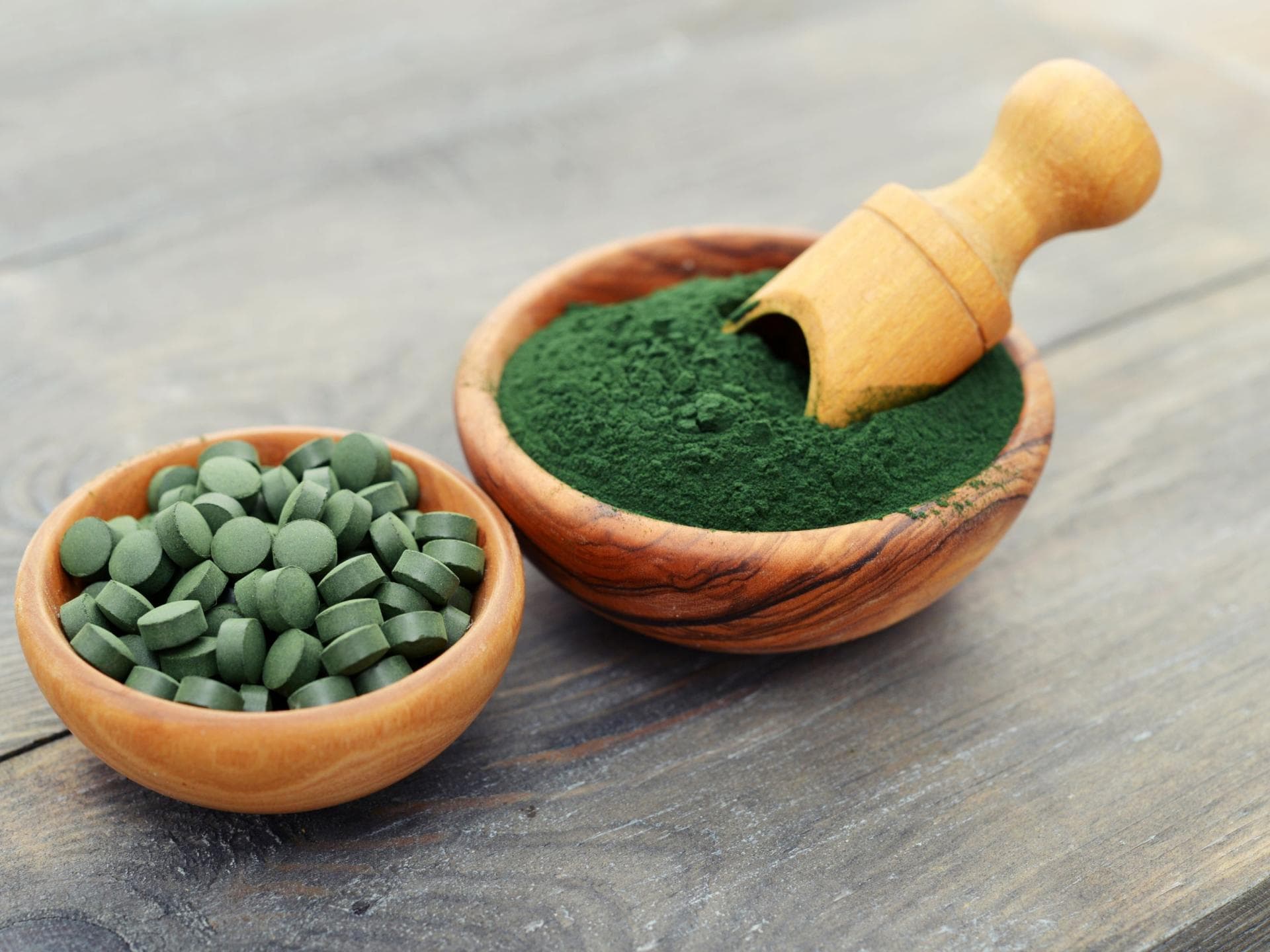 Spirulina gilt als eines der nährstoffreichsten Lebensmittel, welches auch in Sachen Beauty so einiges zu bieten hat.