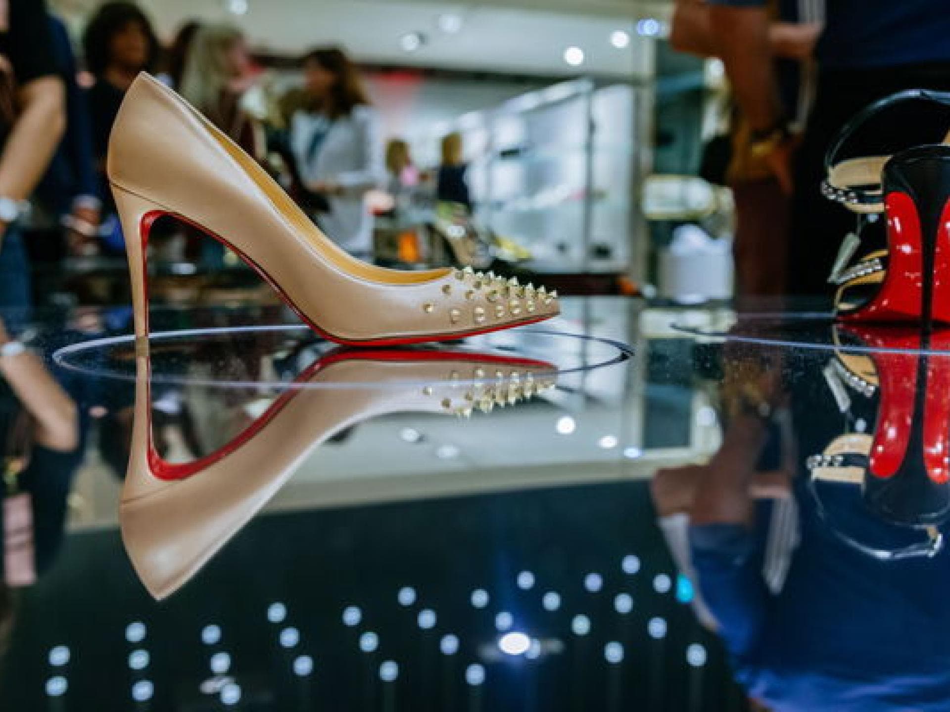 GRAZIA-Breuninger-Shoe-Night