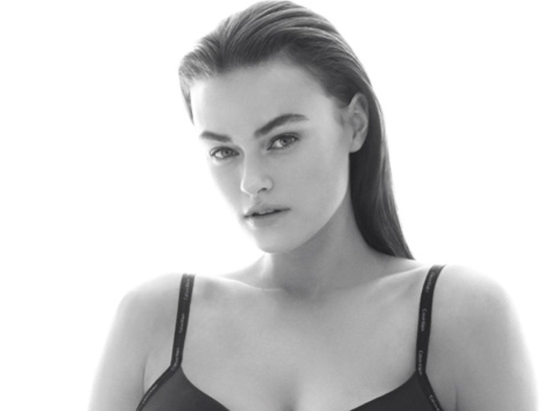 Plus-Size Model für Calvin Klein "Perfectly Fit"