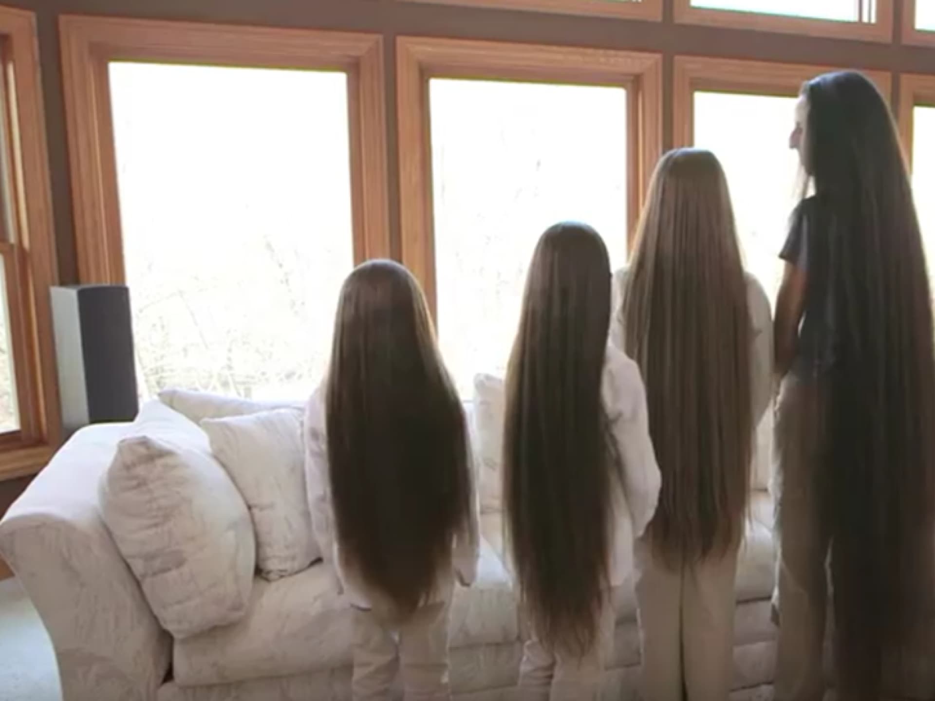 Oha! Treffen Sie Rapunzel und ihre vier Töchter