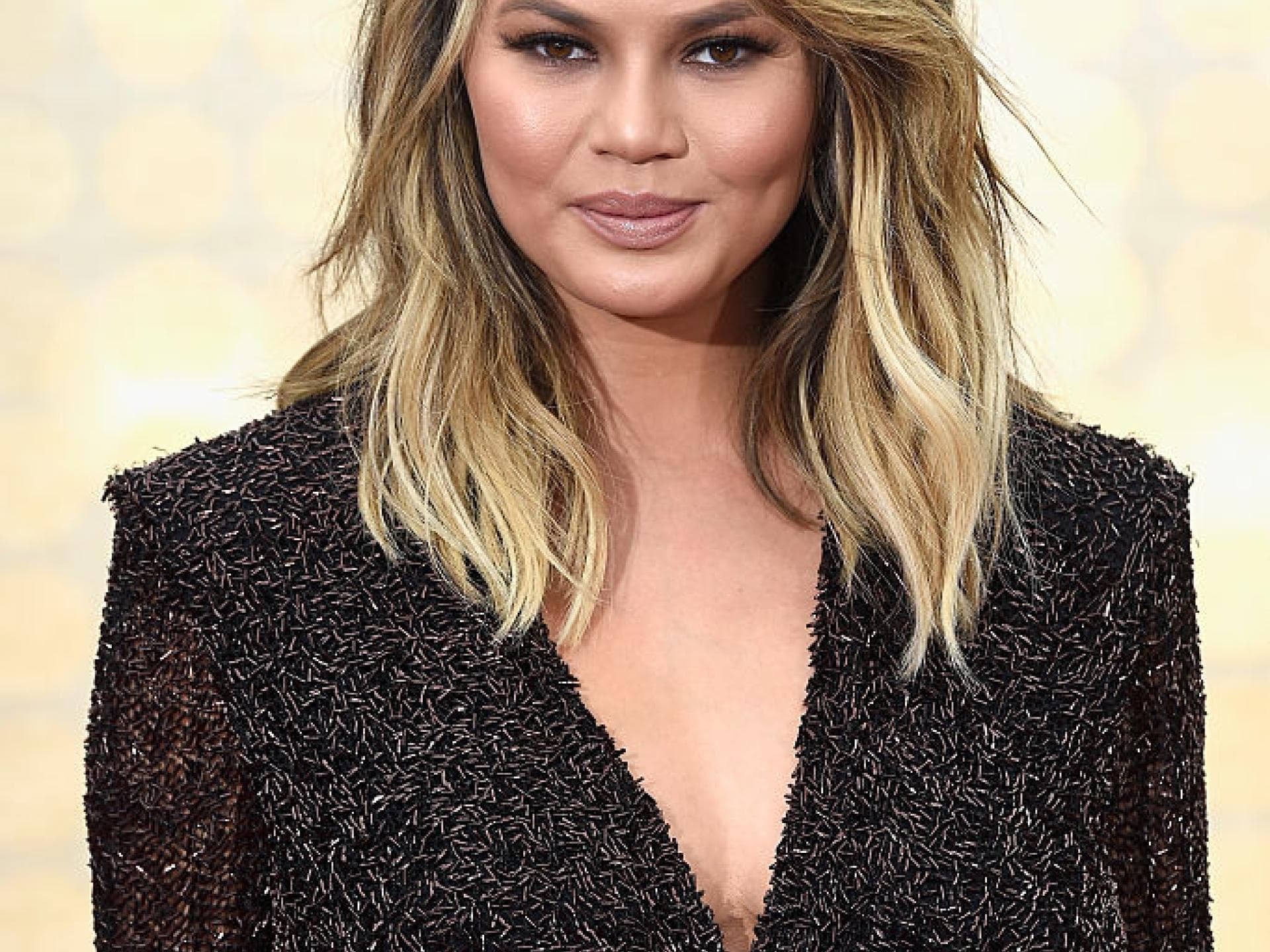 Chrissy Teigen auf dem roten Teppich 