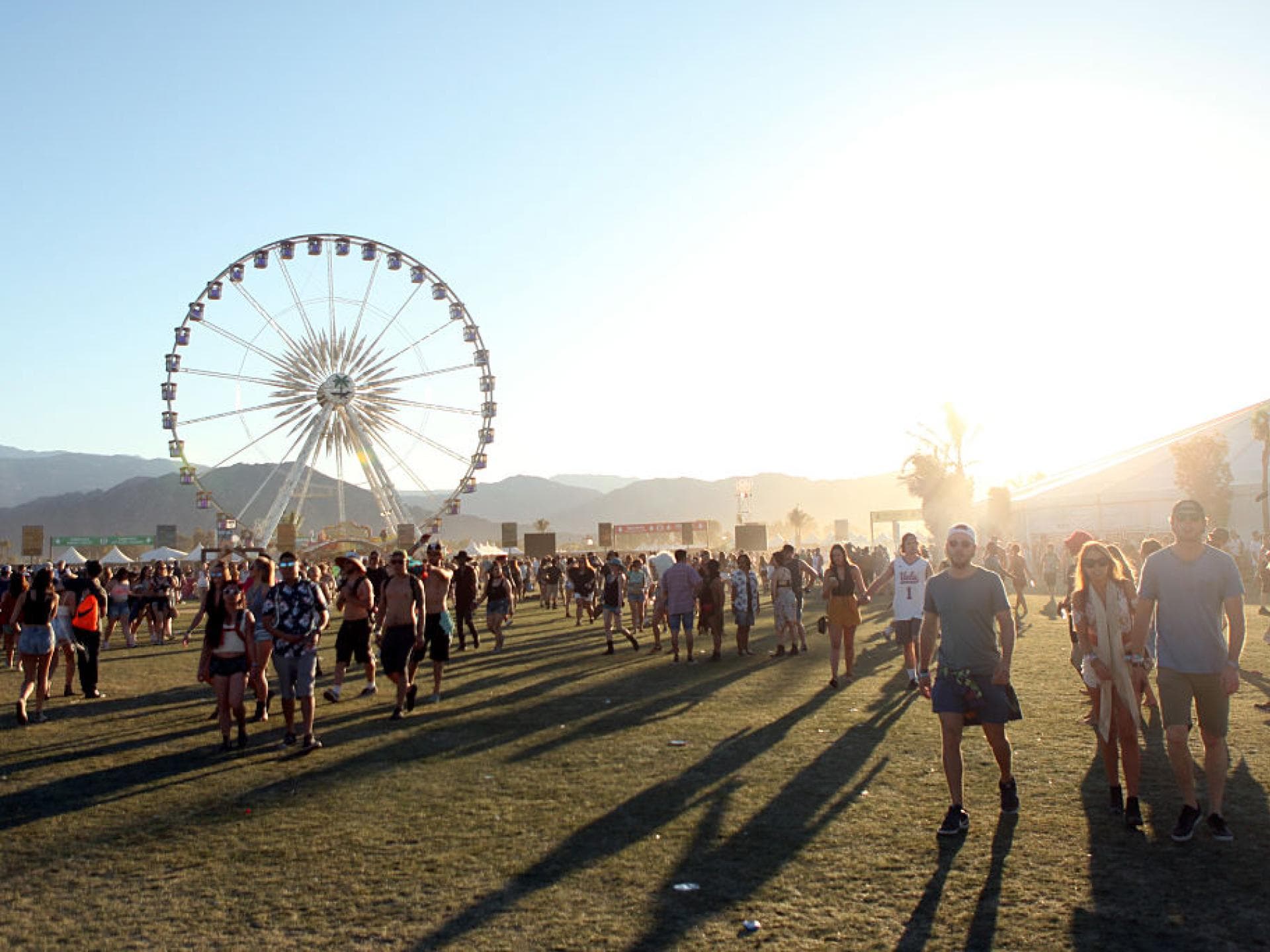 Das Coachella-Gelände bei Sonnenuntergang