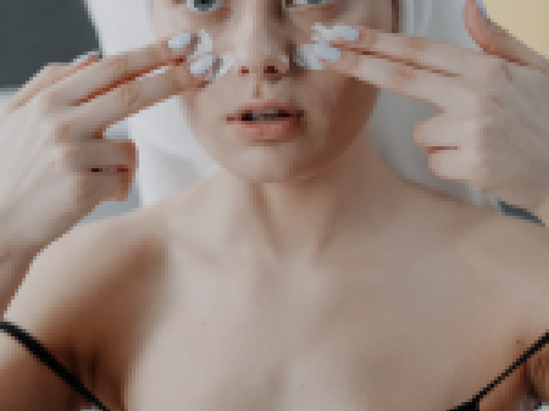 Alles Wissenswerte über Augencremes liest du auf GRAZIA