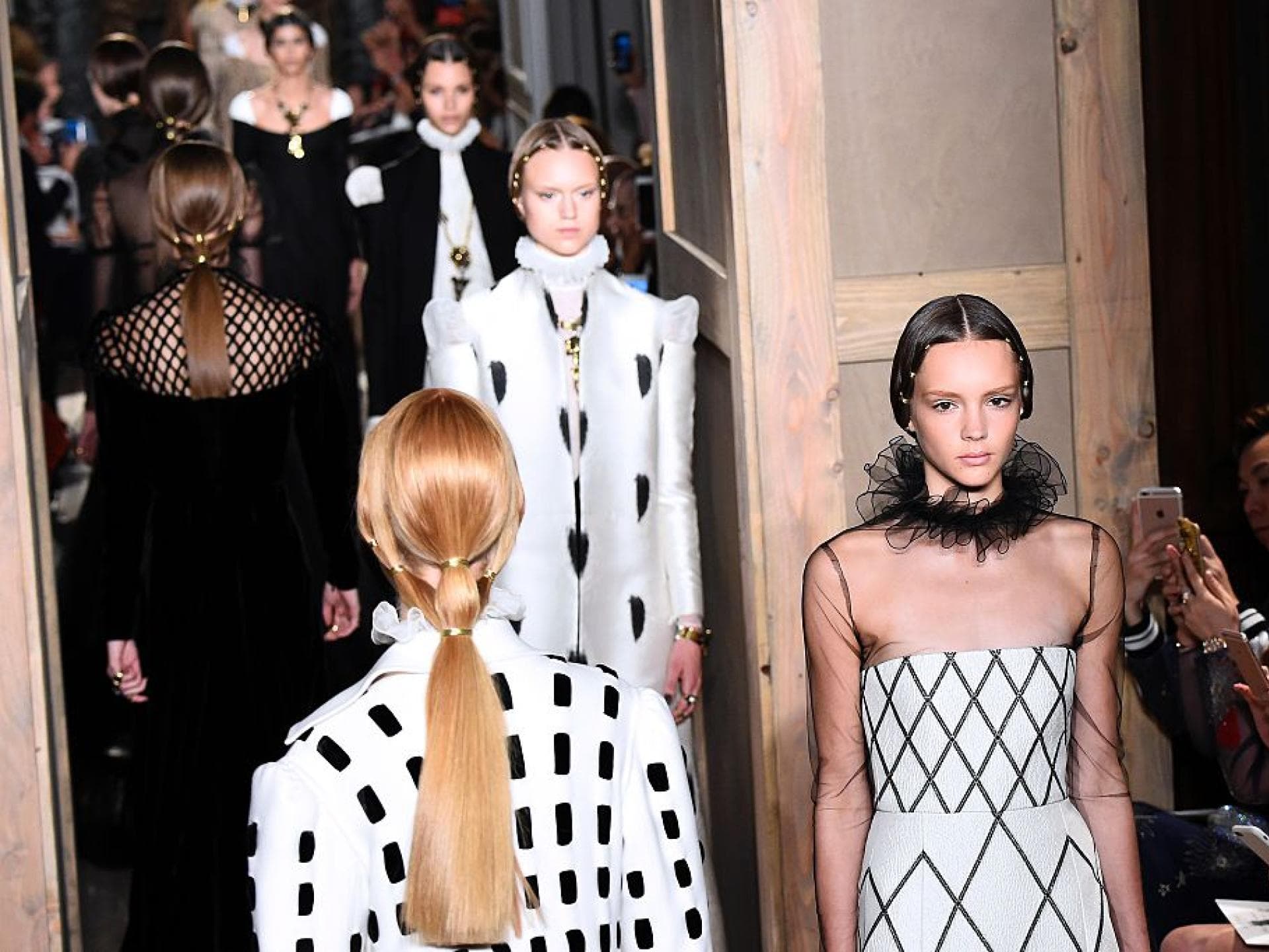 Models bei der 2016-2017 fall/winter Haute Couture Collection Fashion show