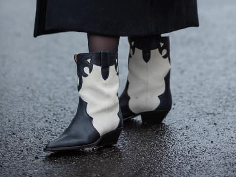 Schwarz-weiße Stiefelette