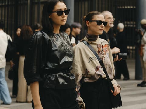 Frauen mit Sonnenbrille