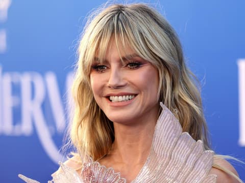 Heidi Klum in Kleid auf der World Premiere of Disney Arielle