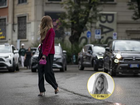 Frau in pinker Jacke