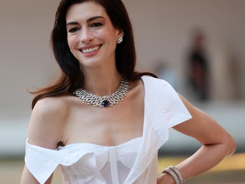 Anne Hathaway