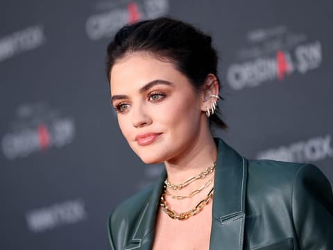 Lucy Hale mit Conch