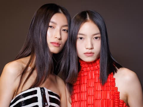 Models mit glatten Haaren