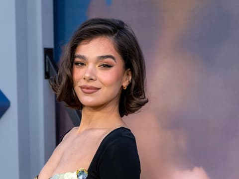 Hailee Steinfeld mit Monaco Bob