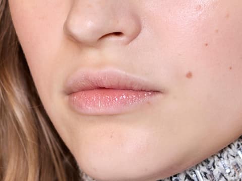 Frau mit gepflegten Lippen Frau mit gepflegten Lippen